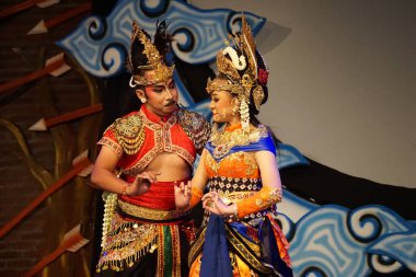 Krishna harimurti (Krishna, liderin ustası) isimli Kresnayana tiyatrosu).