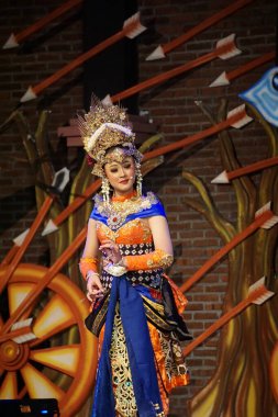 Krishna harimurti (Krishna, liderin ustası) isimli Kresnayana tiyatrosu).