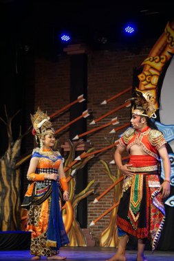 Krishna harimurti (Krishna, liderin ustası) isimli Kresnayana tiyatrosu).