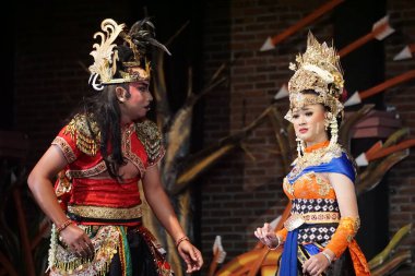 Krishna harimurti (Krishna, liderin ustası) isimli Kresnayana tiyatrosu).