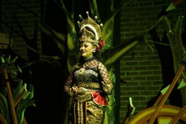 Krishna harimurti (Krishna, liderin ustası) isimli Kresnayana tiyatrosu)