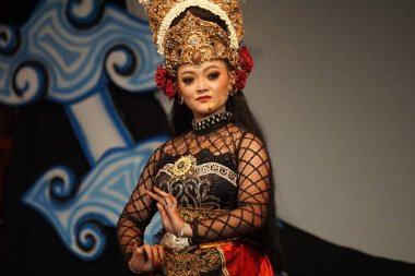 Krishna harimurti (Krishna, liderin ustası) isimli Kresnayana tiyatrosu)