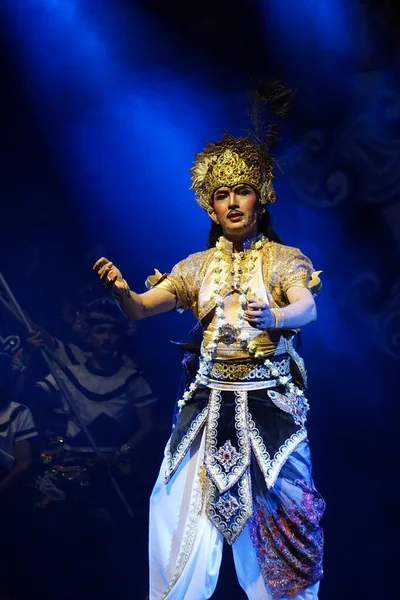 Krishna harimurti (Krishna, liderin ustası) isimli Kresnayana tiyatrosu).