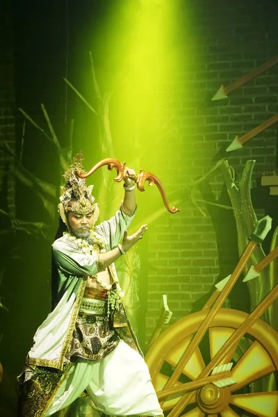 Krishna harimurti (Krishna, liderin ustası) isimli Kresnayana tiyatrosu)