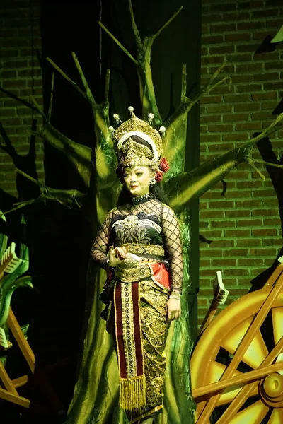 Krishna harimurti (Krishna, liderin ustası) isimli Kresnayana tiyatrosu)