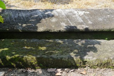 Gilang Stone Site (Situs watu gilang). This site is a relic of Sri Bameswara, the King of Kadiri who ruled around 1112-1135 before King Joyoboyo.
