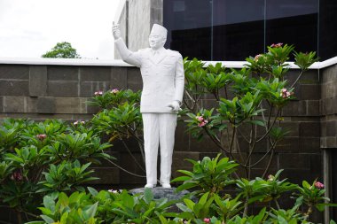Endonezya 'nın ilk başkanı Bung Karno' nun heykeli.