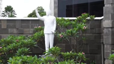 Endonezya 'nın ilk başkanı Bung Karno' nun heykeli.