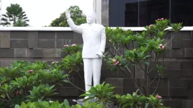 Endonezya 'nın ilk başkanı Bung Karno' nun heykeli.