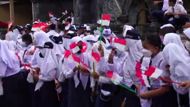Indonesian Junior High School Students Celebrate Grebeg Pancasila — Stok Video