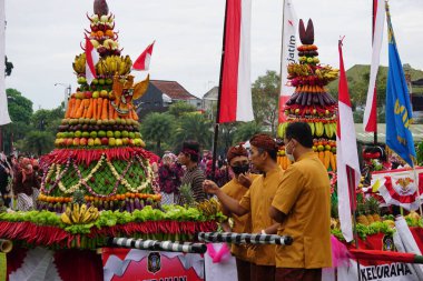 The celebration of grebeg Pancasila. Grebeg Pancasila is held to celebrate Pancasila day