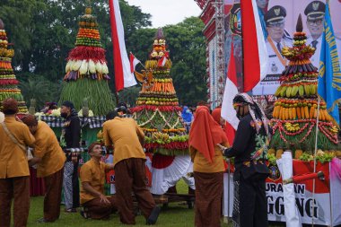 The celebration of grebeg Pancasila. Grebeg Pancasila is held to celebrate Pancasila day