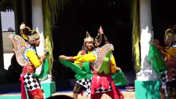 印尼人表演吉拉尼舞 这支舞来自印度尼西亚的东爪哇 — 图库视频影像