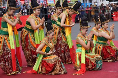 Indonesian perform gedog blitar dance on the opening ceremony blitar jadul. This dance means welcome dance
