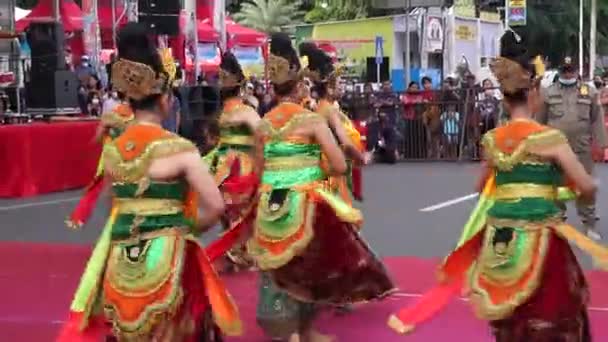 Endonezyalılar Açılış Balonunda Gedog Blitar Dansı Yaparlar Dans Hoş Geldin — Stok video