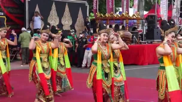 開会式の開会式では インドネシア人がジェドッグ ブライター ダンスを披露します ダンスとは歓迎のダンス — ストック動画