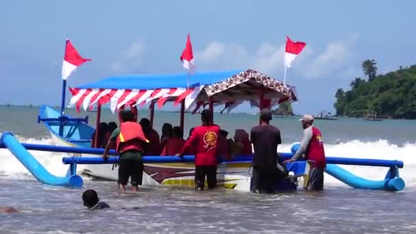Люди Відпочивають Пляжі Ґема — стокове відео