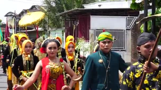 1800 Chocolade Ketupat Cultureel Carnaval Festival Kirab Budaya 1800 Ketupat — Stockvideo