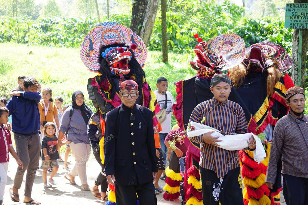 The ceremony of Manten Kopi (Coffee marriage). Manten Kopi is one of