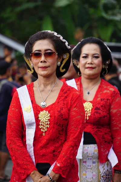 Indonezyjski Javanese Tradycyjnej Tkaniny Tumpeng Agung Umpak Bela Kambang Karnawał — Zdjęcie stockowe