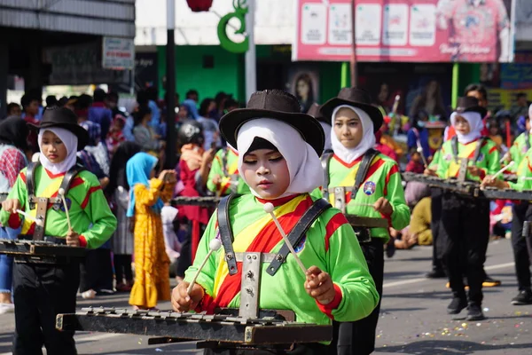 Karnaval Indonesia Untuk Merayakan Hari Pendidikan Nasional — Stok Foto