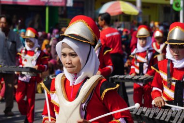 Milli Eğitim Günü 'nü kutlamak için Endonezya karnavalı