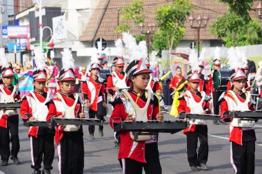 Milli Eğitim Günü 'nü kutlamak için Endonezya karnavalı