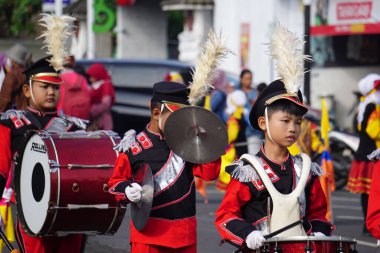 Milli Eğitim Günü 'nü kutlamak için Endonezya karnavalı