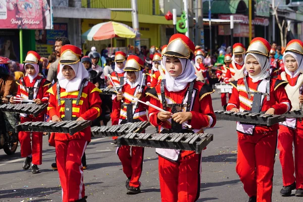 国民教育の日を祝うインドネシアのカーニバル — ストック写真
