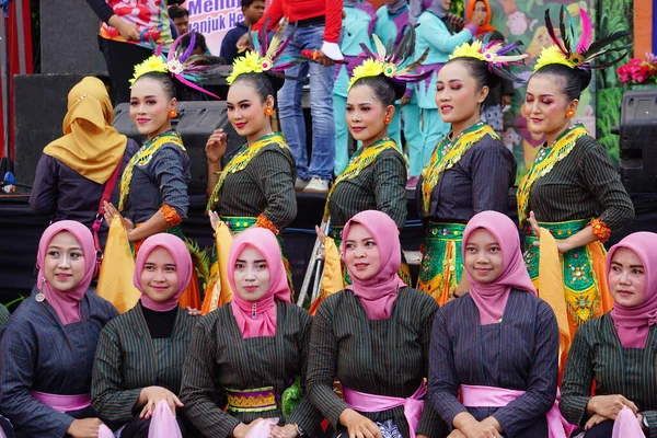 Een Groep Indonesische Vrouwen Met Traditionele Kleding — Stockfoto