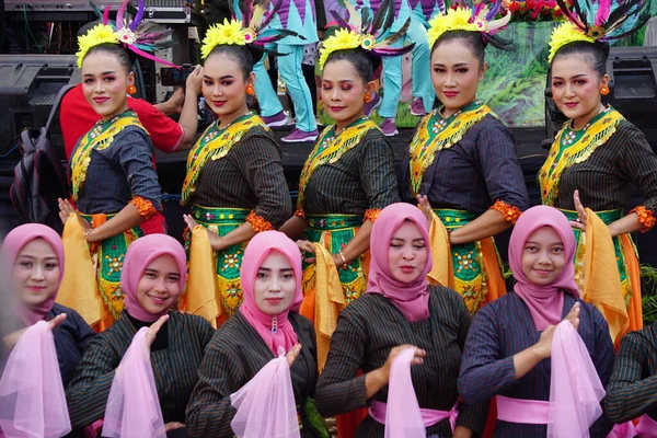 Group Indonesian Women Traditional Clothes — Stock Photo, Image