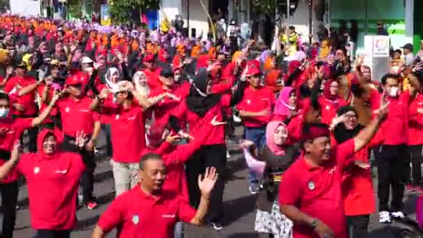 Indonezyjczyk Zrobić Flash Mob Tradycyjny Taniec Okazji Dnia Edukacji Narodowej — Wideo stockowe