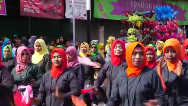 Indonesiano Fare Flash Mob Danza Tradizionale Celebrare Giornata Nazionale Dell — Video Stock