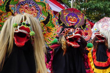 Cava 77 Barongan Karnavalı (Kirab 77 Barongan) Simpang Lima Gumul 'da