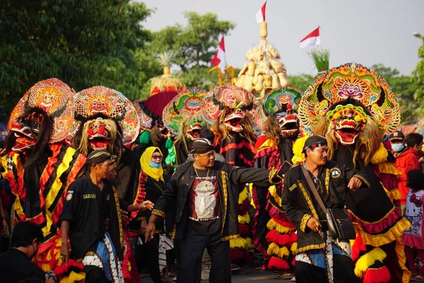 Javanese Barongan Karneval Kirab Barongan Vid Simpang Lima Gumul — Stockfoto