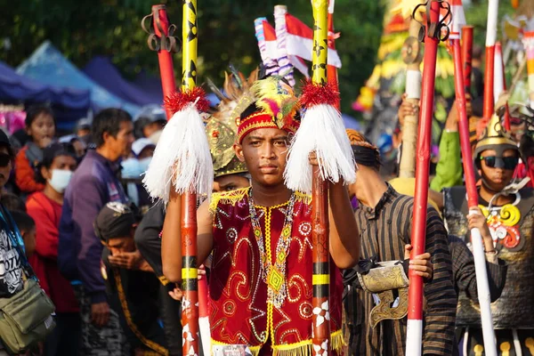 Карнавал Фестиваль Egrang Честь Дня Независимости Индонезии Simpang Lima Gumul — стоковое фото