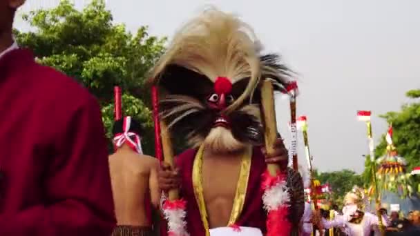 Stilts Φεστιβάλ Egrang Καρναβάλι Για Τον Εορτασμό Της Ινδονησίας Ημέρα — Αρχείο Βίντεο