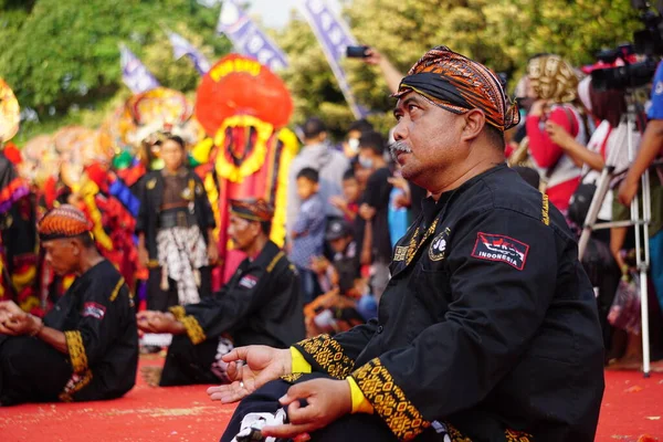 Los Ancianos Realizan Rituales Tradicionales Kirab Tumpeng Hasil Bumi Acción — Foto de Stock