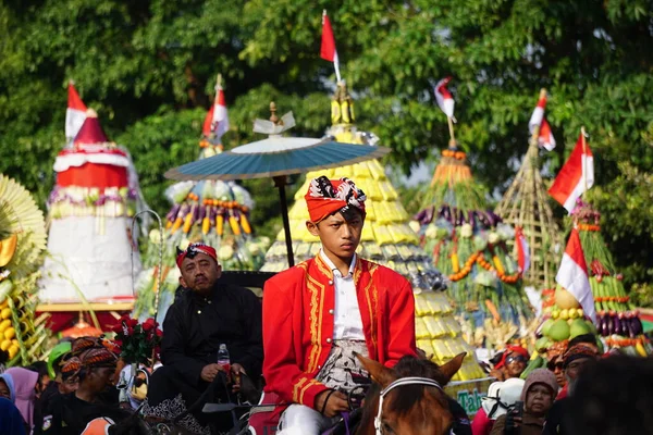 Kirab Tumpeng Hasil Bumi День Подяки Фермера Щоб Відзначити Індонезійський — стокове фото