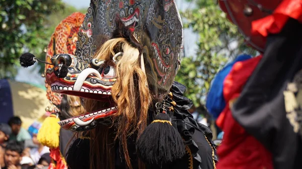 Występ 1000 Barong Dance Barong Jest Jednym Tradycyjnych Tańców Indonezyjskich — Zdjęcie stockowe