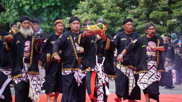 Выступление 1000 Баронов Танца Баронг Один Индонезийских Традиционных Танцев — стоковое фото