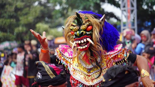 一千个巴隆舞的表演 巴隆舞是印度尼西亚传统舞蹈之一 — 图库照片