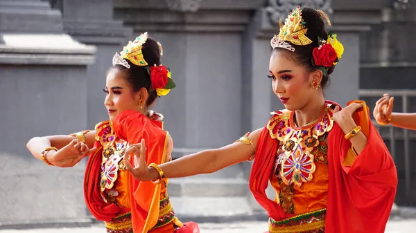 Indonesisk Traditionell Dansare Med Traditionella Kläder — Stockfoto