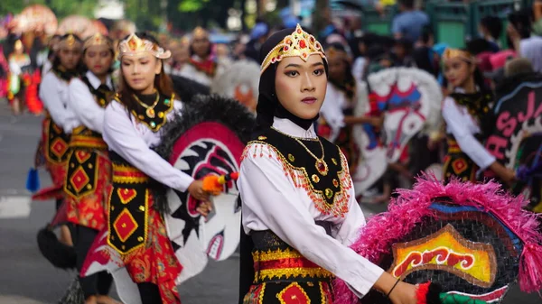 印度尼西亚人表演Jaranan舞 Kuda Lumping Kuda Kepang 这支舞来自爪哇 — 图库照片