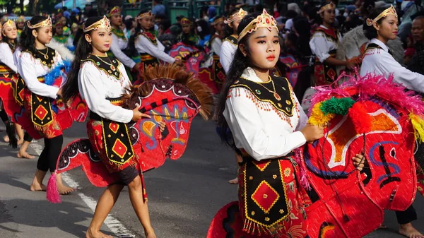Indonésio Executando Dança Jaranan Kuda Lumping Kuda Kepang Esta Dança — Fotografia de Stock