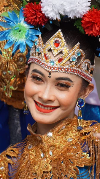 Традиційна Індонезійська Танцівниця Традиційним Одягом — стокове фото