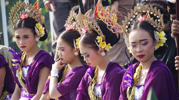 印度尼西亚传统舞蹈家 传统服饰 — 图库照片