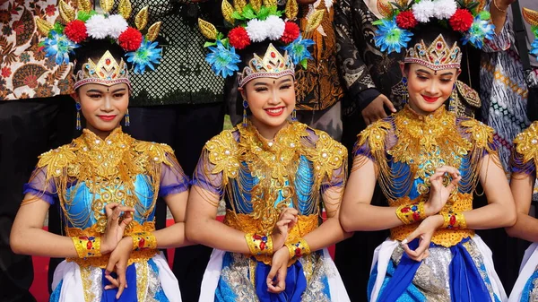 Indonesisk Traditionell Dansare Med Traditionella Kläder — Stockfoto