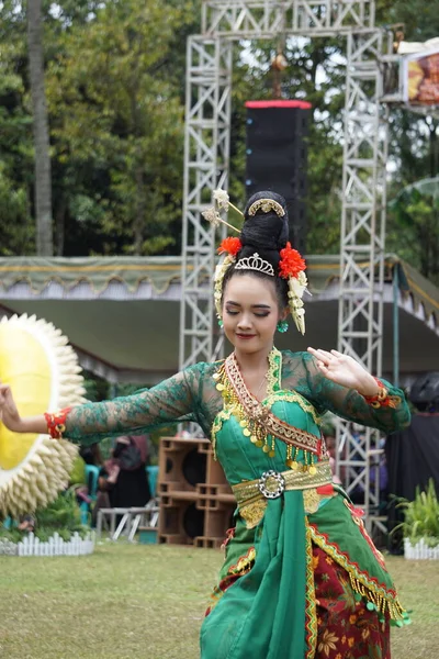 Indonesisk Utföra Emprak Dans Sumberasri Durian Festival Denna Dans Välkommen — Stockfoto