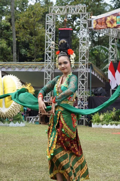 Indonésien Effectuer Emprak Danse Sur Sumberasri Festival Durian Cette Danse — Photo